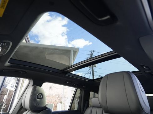 Used 2024 Mercedes-Benz GLS 580 4MATIC image 19