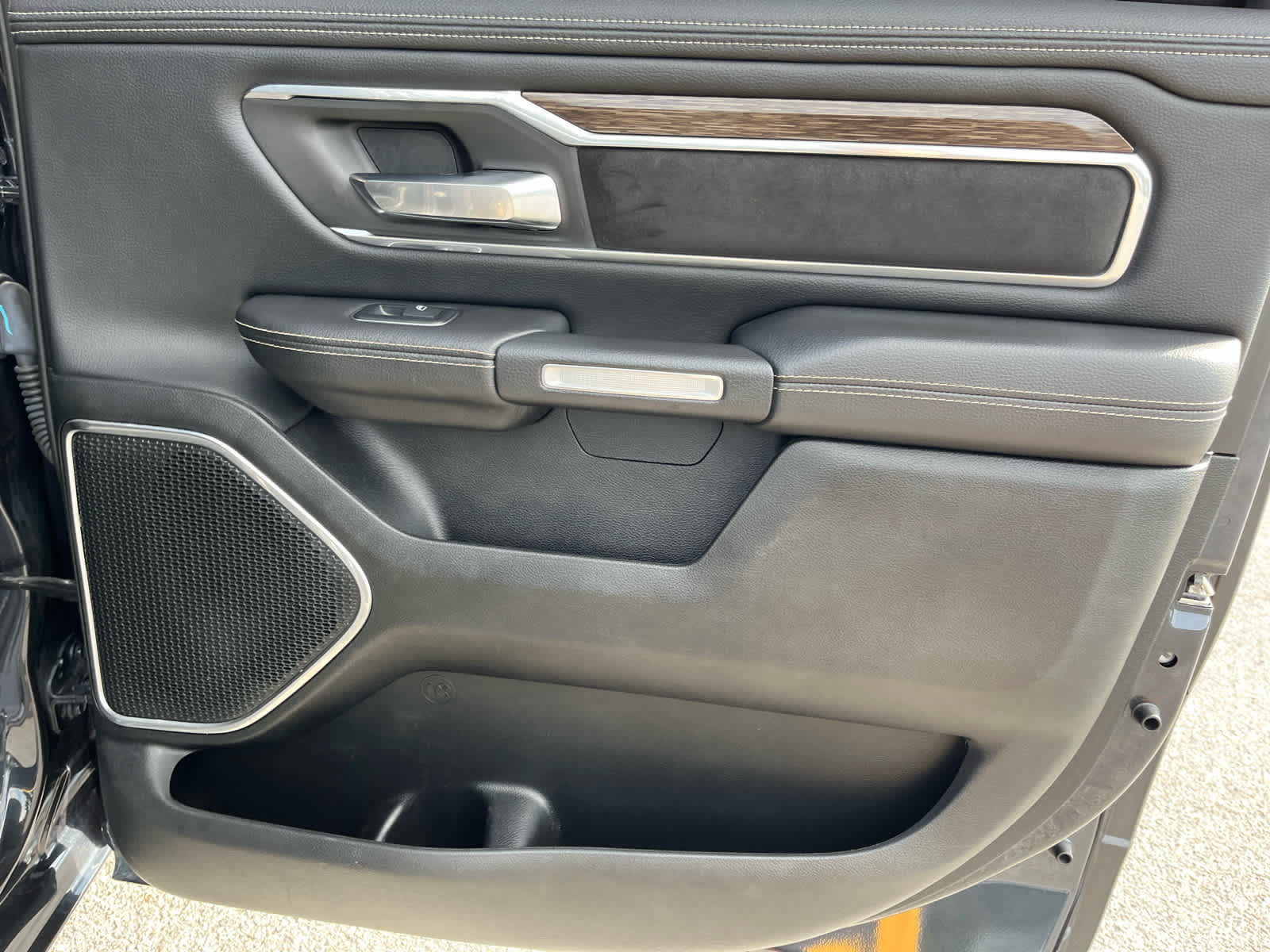 Used 2019 RAM 1500 Laramie AWD/4WD image 30