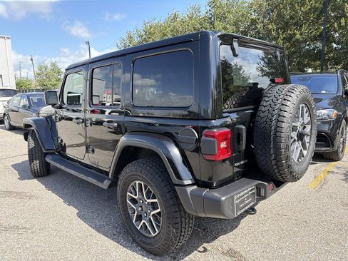 Used 2025 Jeep Wrangler Unlimited Sahara w/ Safety Group AWD/4WD image 5