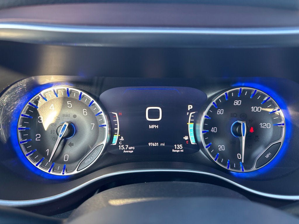Used 2018 Chrysler Pacifica Limited FWD image 17