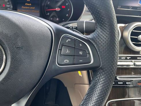 Used 2019 Mercedes-Benz GLC 300 4MATIC image 25