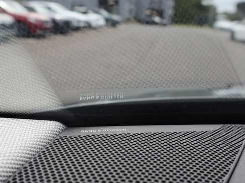 Used 2021 Audi e-tron Prestige w/ Prestige Package AWD/4WD image 31