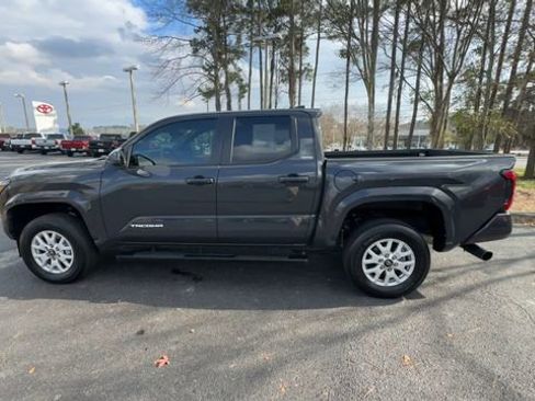 Used 2024 Toyota Tacoma SR5 image 9