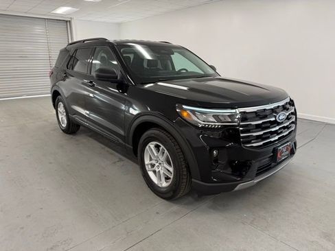 New 2026 Ford Explorer Active w/ Active Comfort Package image 3