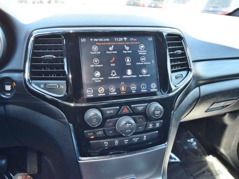 Used 2020 Jeep Grand Cherokee Laredo AWD/4WD image 25