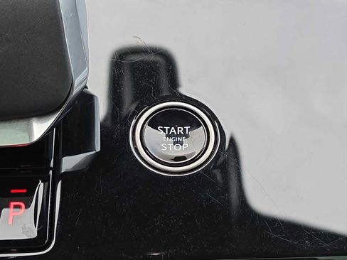 Used 2025 Land Rover Range Rover Sport SE image 24