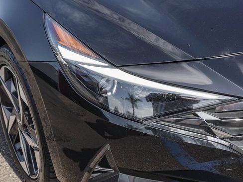 Used 2023 Hyundai Elantra Limited FWD image 11