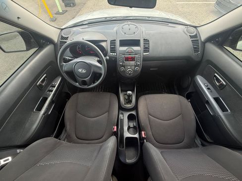 Used 2011 Kia Soul FWD image 12