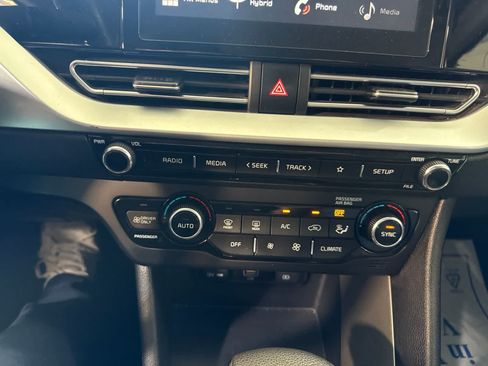 Used 2021 Kia Niro LX FWD image 21