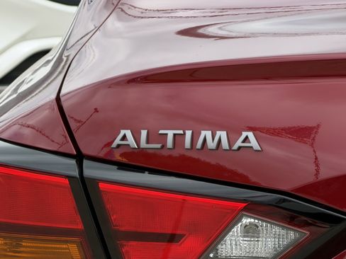 Used 2024 Nissan Altima 2.5 SR AWD/4WD image 9