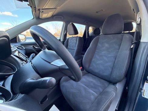 Used 2015 Nissan Rogue SV w/ SV Premium Package FWD image 21