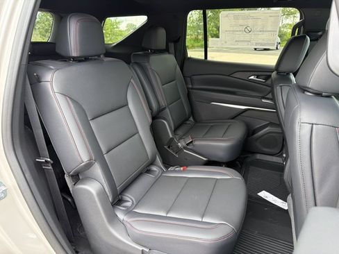 New 2026 Chevrolet Traverse Z71 w/ Driver Confidence Package AWD/4WD image 28