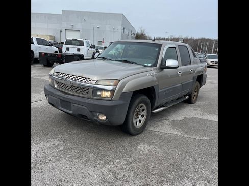 Used 2003 Chevrolet Avalanche 4x4 w/ Suspension Package, Off-Road image 1