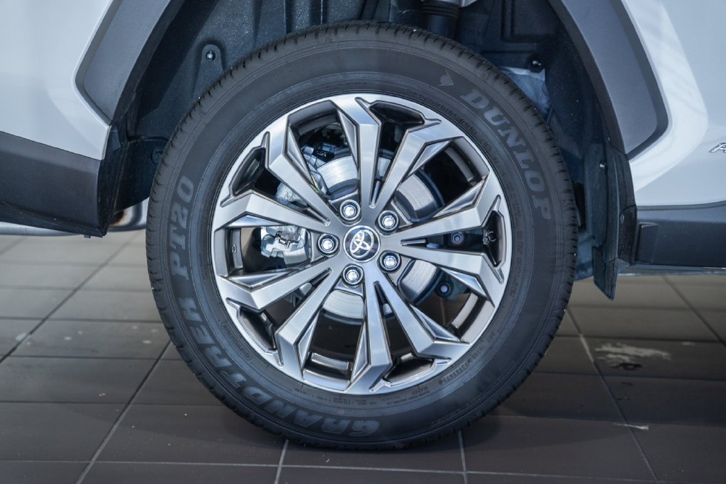 Certified 2025 Toyota RAV4 XLE Premium AWD/4WD image 16