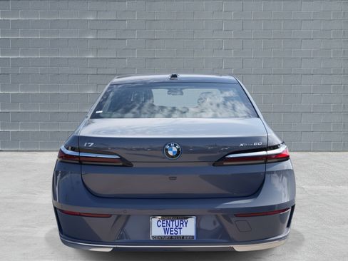 Used 2025 BMW i7 xDrive60 image 4