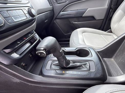 Used 2017 Chevrolet Colorado W/T image 21