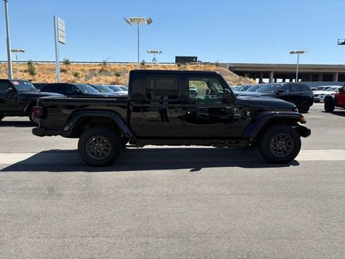 New 2026 Jeep Gladiator Sport AWD/4WD image 8