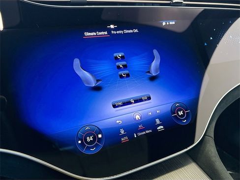 Used 2022 Mercedes-Benz EQS 580 4MATIC Sedan image 16