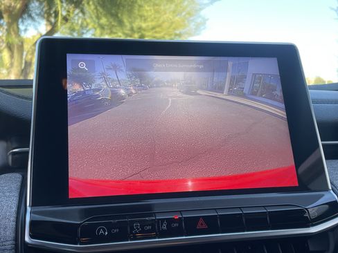 Used 2024 Jeep Compass Sport image 22