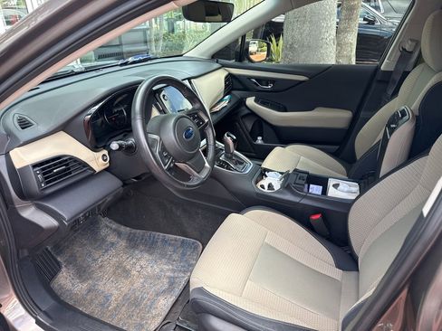Used 2021 Subaru Outback Premium image 5