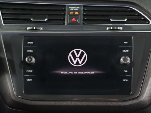 Used 2021 Volkswagen Tiguan SE R-Line image 18
