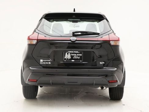 Used 2024 Nissan Kicks SR FWD image 7