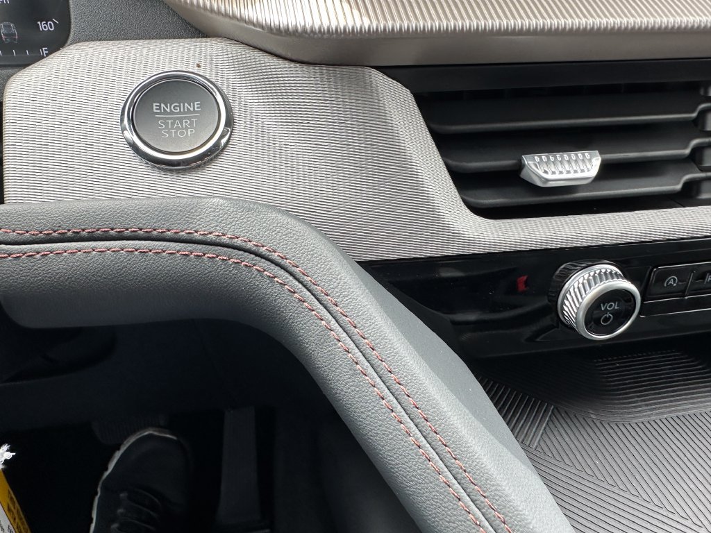 New 2026 Ford Explorer Active RWD image 29