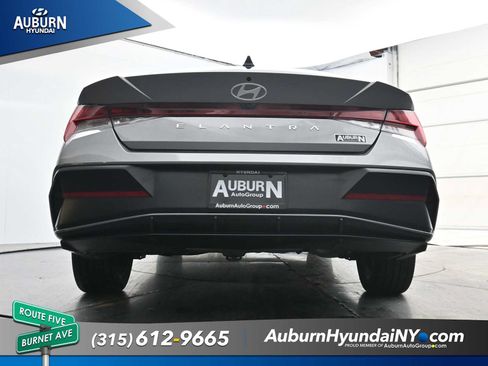 Used 2024 Hyundai Elantra SEL w/ Convenience Package FWD image 20