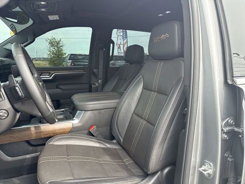 Used 2025 Chevrolet Silverado 1500 High Country AWD/4WD image 21