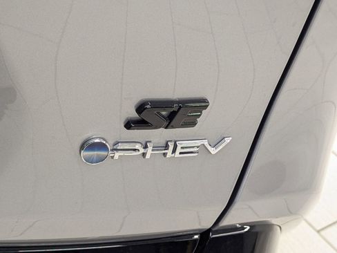 New 2025 Toyota RAV4 SE image 33