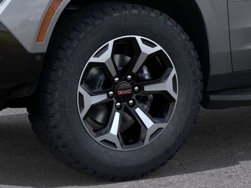 New 2026 GMC Yukon AT4 AWD/4WD image 9