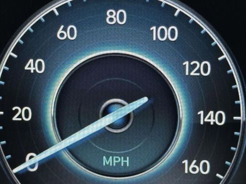 Used 2024 Hyundai Elantra SEL image 32