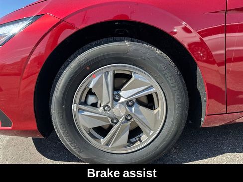 Used 2026 Hyundai Elantra SE image 11