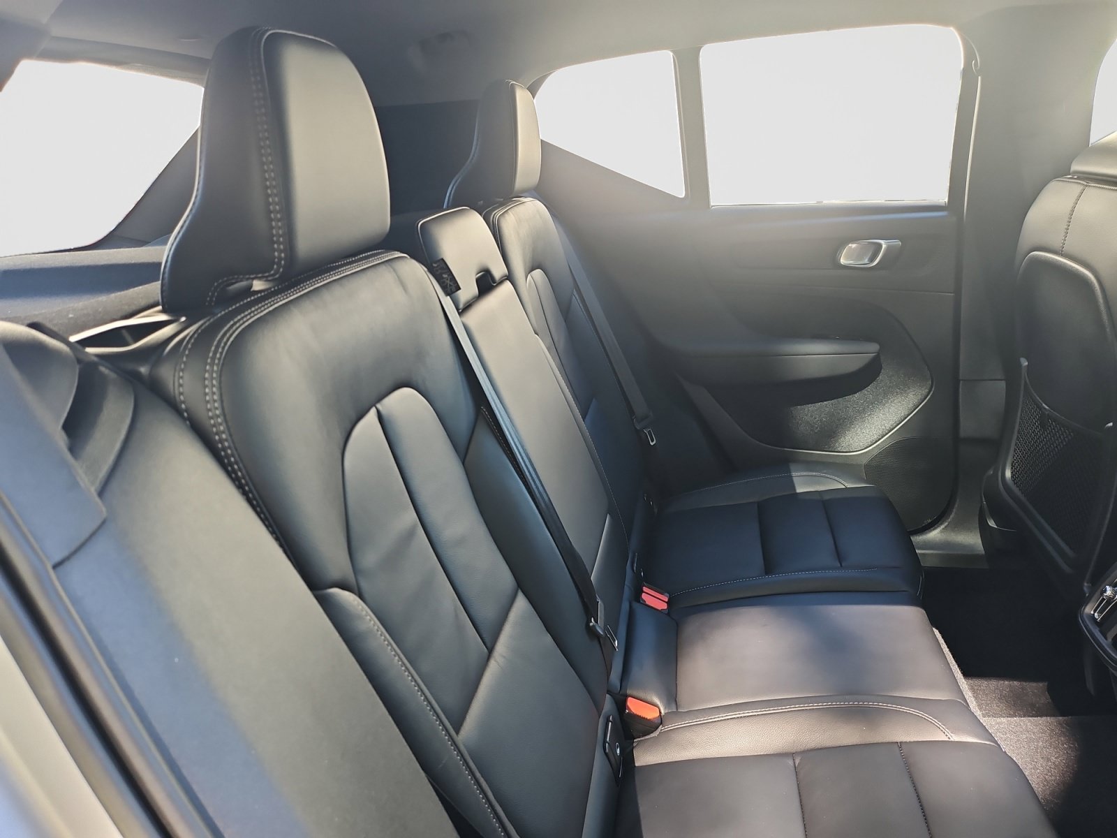 Used 2023 Volvo XC40 B5 Plus w/ Driver Assist Package AWD/4WD image 44