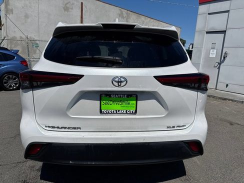 Used 2023 Toyota Highlander XLE AWD/4WD image 4