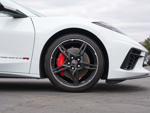 Used 2023 Chevrolet Corvette Stingray Premium Cpe w/ Z51 Performance Package RWD image 11