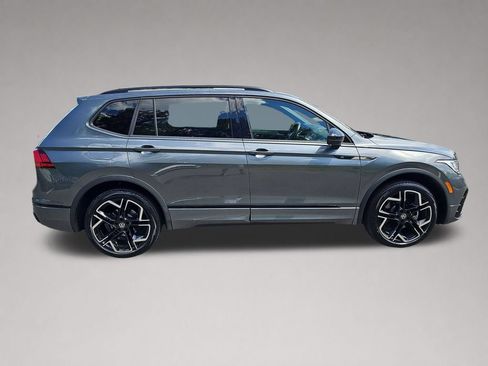 Used 2024 Volkswagen Tiguan SE R-Line AWD/4WD image 2