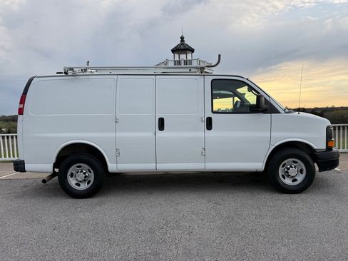 Used 2013 Chevrolet Express 2500 image 4