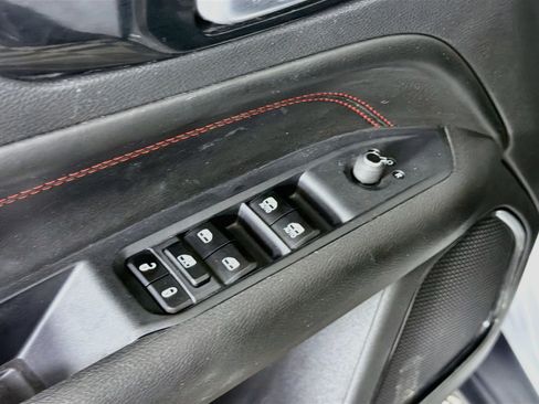 Used 2025 Jeep Compass Trailhawk AWD/4WD image 15
