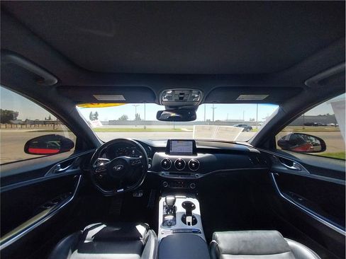 Used 2018 Kia Stinger GT2 AWD/4WD image 13