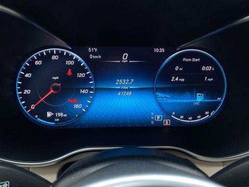 Used 2022 Mercedes-Benz GLC 300 4MATIC image 4