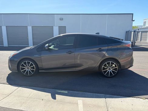 Used 2018 Toyota Prius Three Touring image 4