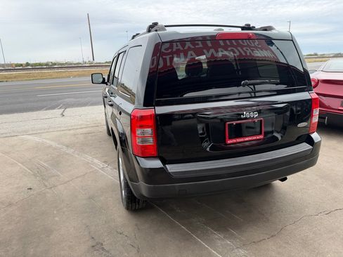 Used 2014 Jeep Patriot Latitude image 18