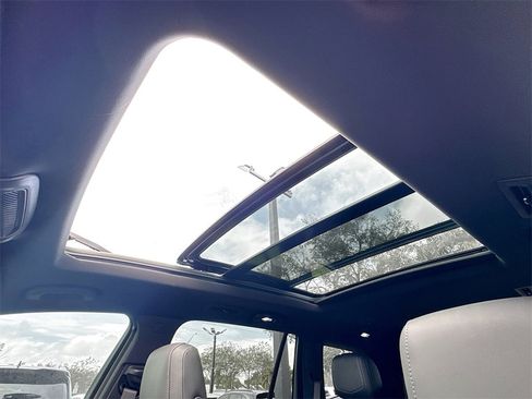 Used 2024 Cadillac XT6 Premium Luxury w/ Technology Package image 24