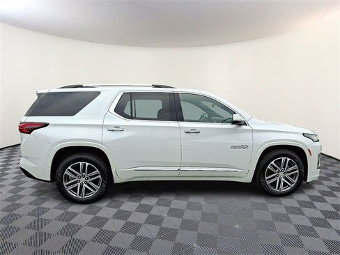 Certified 2023 Chevrolet Traverse High Country image 24