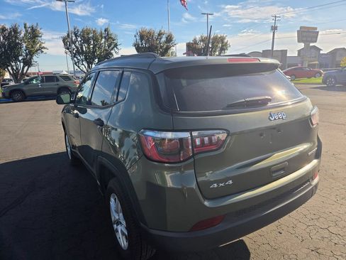 Used 2018 Jeep Compass Sport AWD/4WD image 4