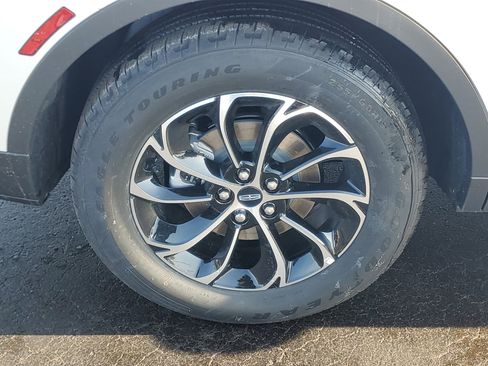 New 2026 Lincoln Nautilus Premier image 5