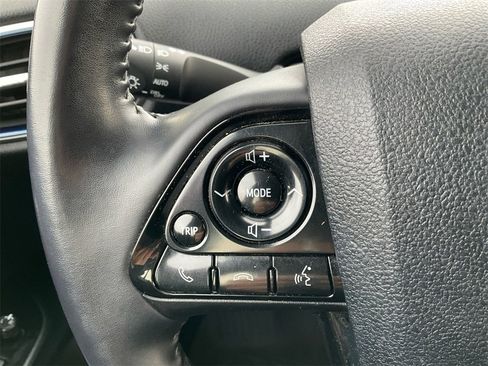 Used 2020 Toyota Prius L Eco image 27