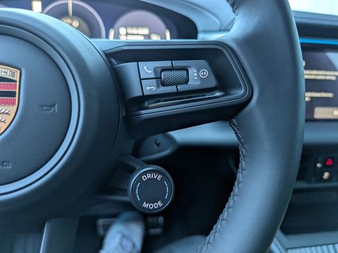 New 2025 Porsche Macan 4S Electric image 36