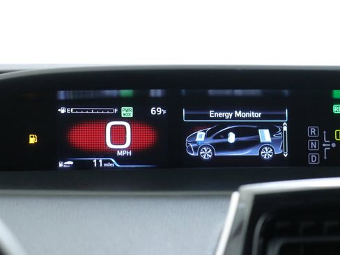 Used 2021 Toyota Prius Prime LE image 15